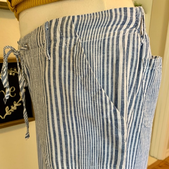 🌟Stripped loose, elastic waist pants🌟 - Picture 5 of 9